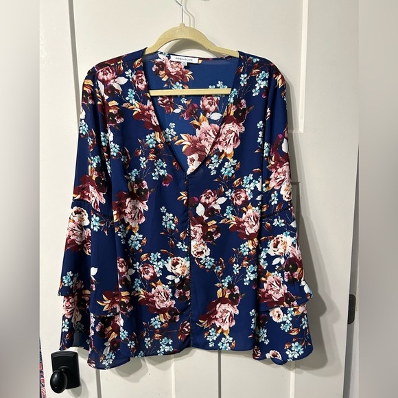 Rose & Olive Tops - Rose + Olive Womens BOHO Blouse Top XL Blue Floral Bell Sleeve Crochet Festival